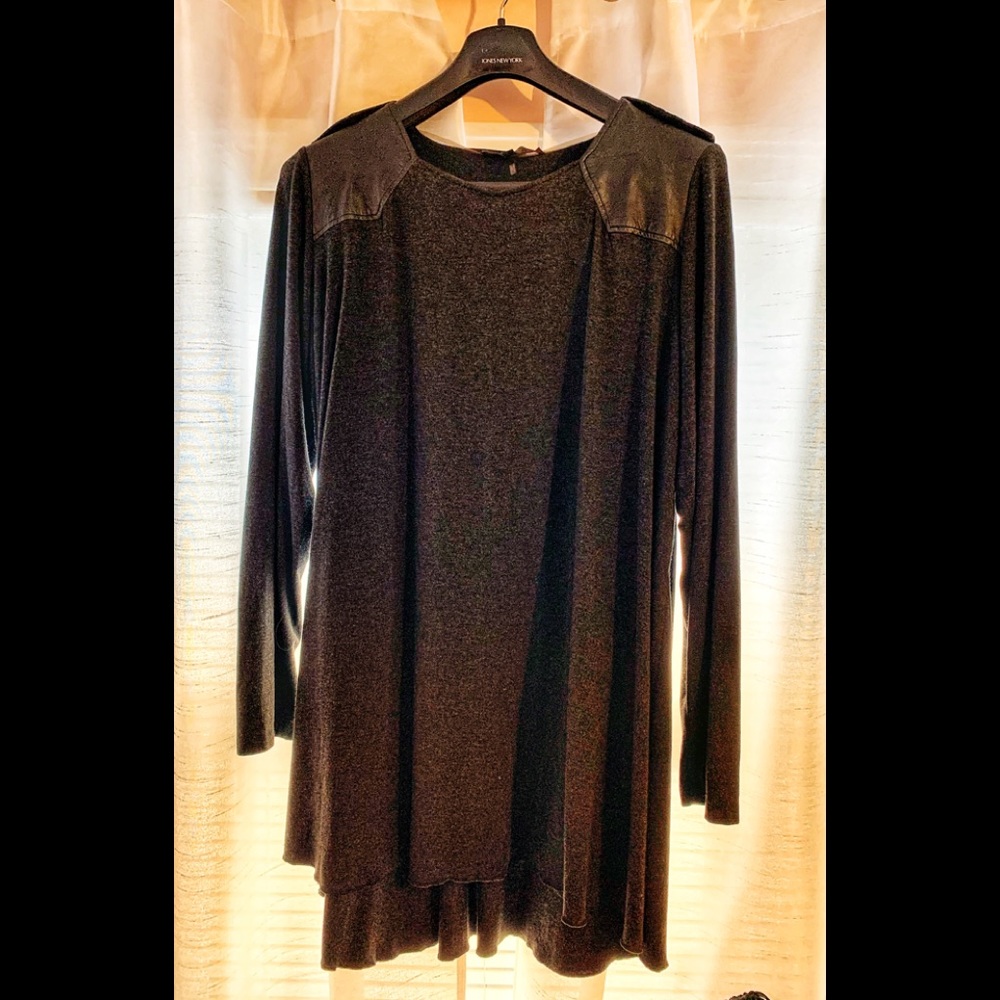 X-Two Gray Trendy Tunic Size 2, 18w, 20w